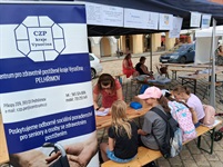 Prezentace poskytovatelů sociálních služeb v Pelhřimově přilákala veřejnost i děti